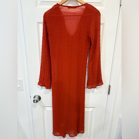 Beautiful Ruffle Overlay - Picture 6 of 6